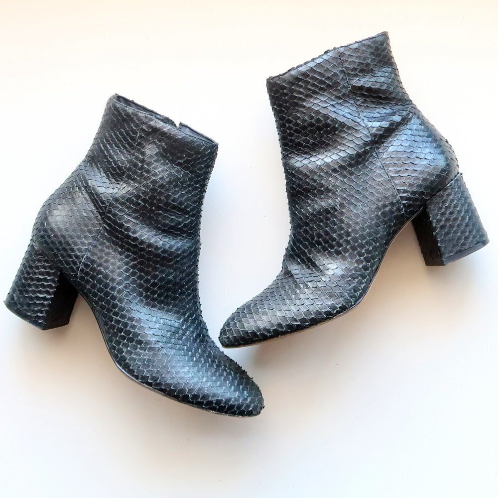 Able Black Snakeskin Block Heel Classic Ankle Boots Booties Size 8.5